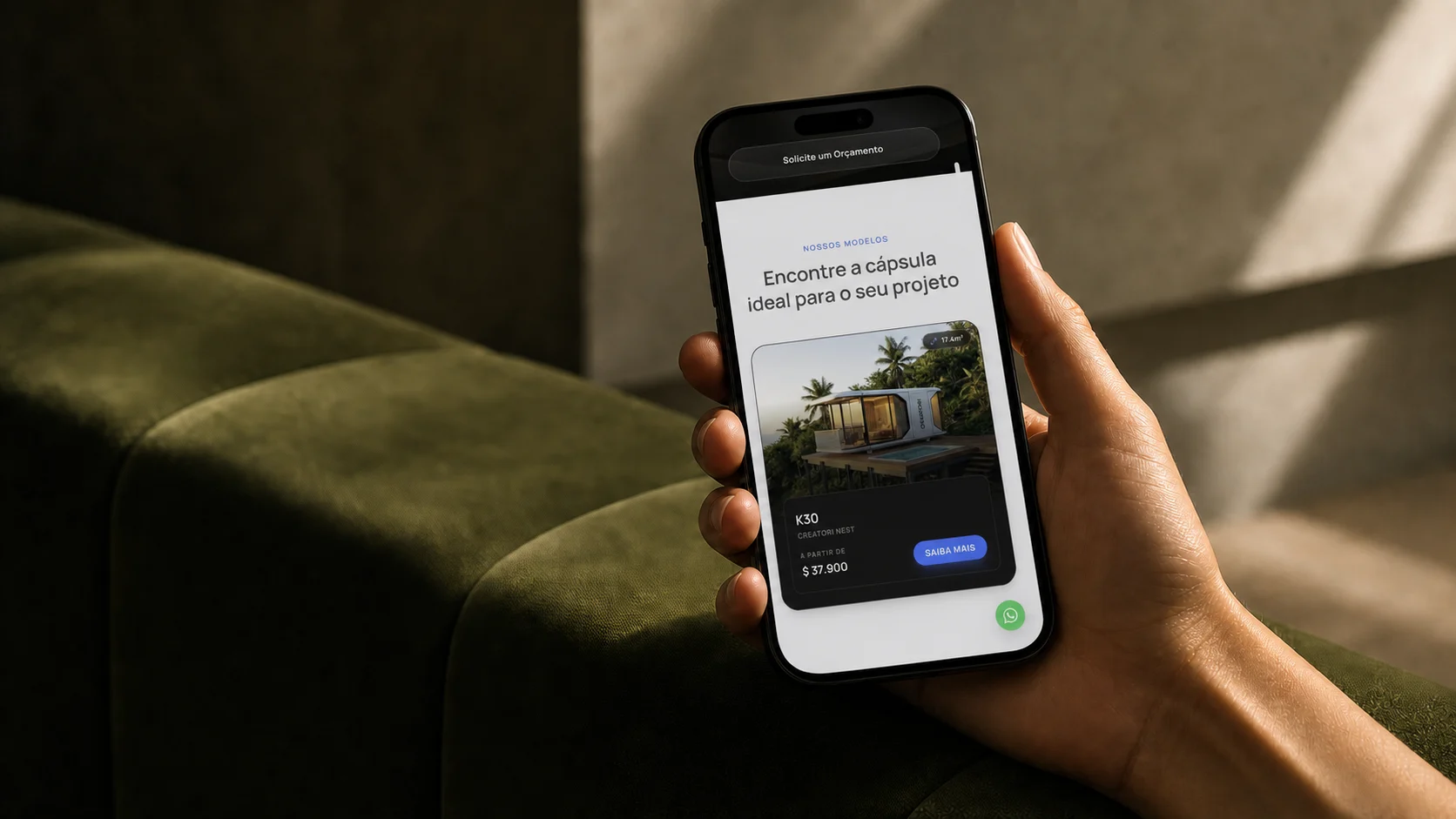 Catálogo mobile da Creatori em um smartphone