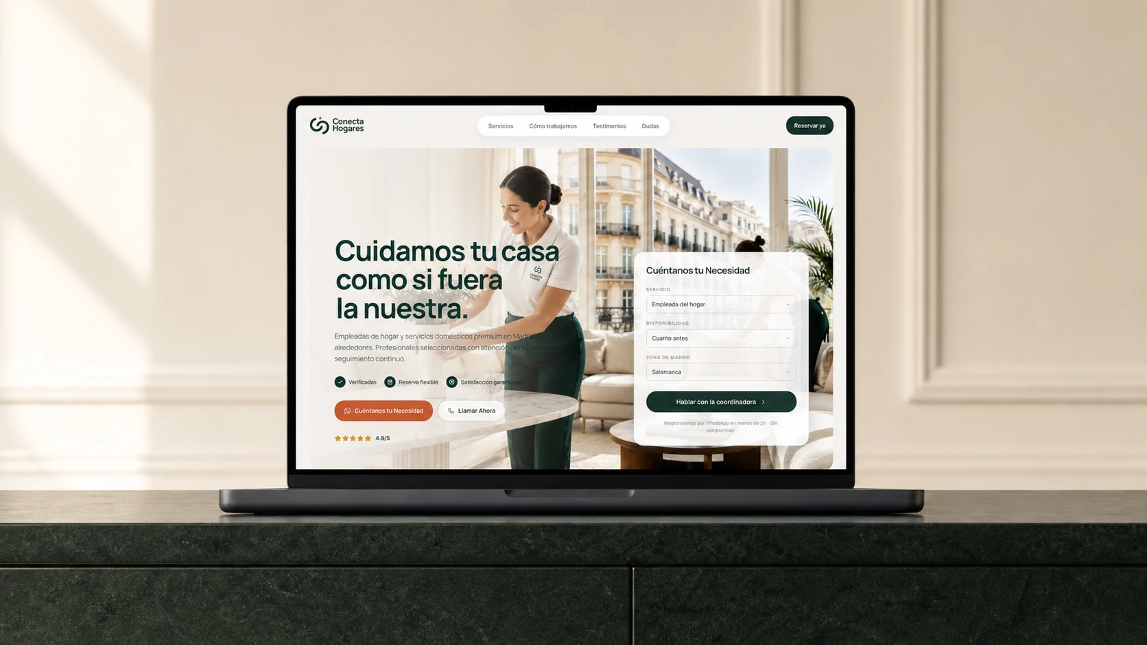 Website da Conecta Hogares em um laptop